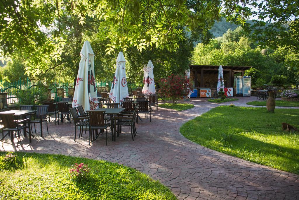 Hotel Livia Ksamil Exterior foto